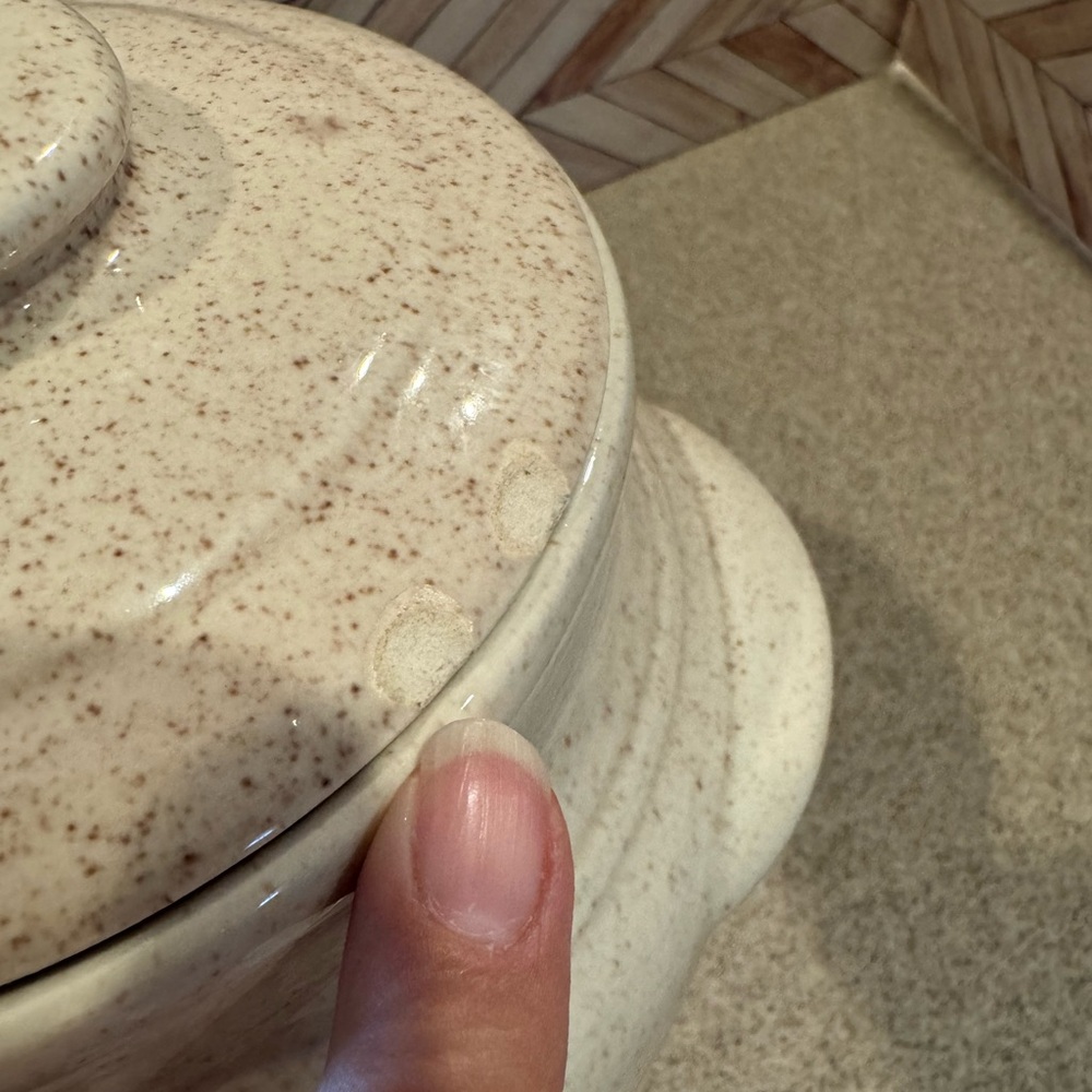 Red Wing Bob White Quail Bird cookie jar with mismatched lid - Picture 9 of 12